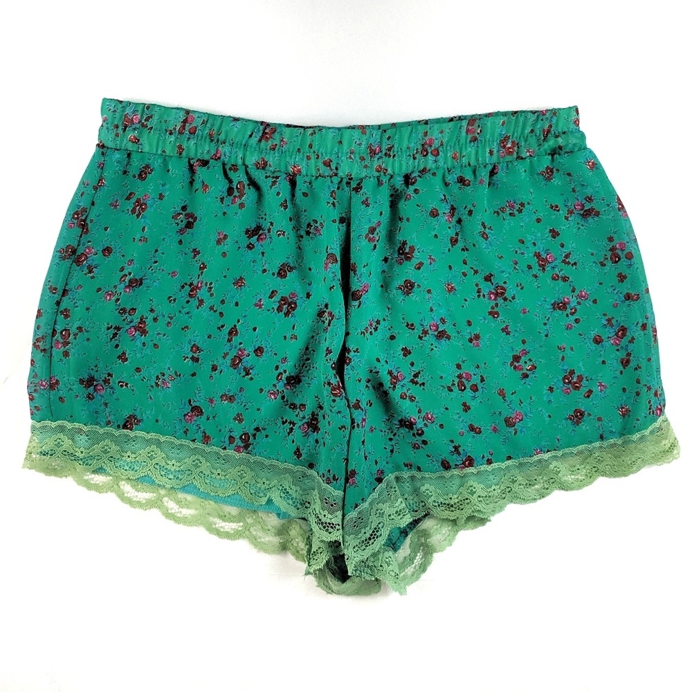 Lush Green Floral Print Chiffon Lace Shorts M NWOT